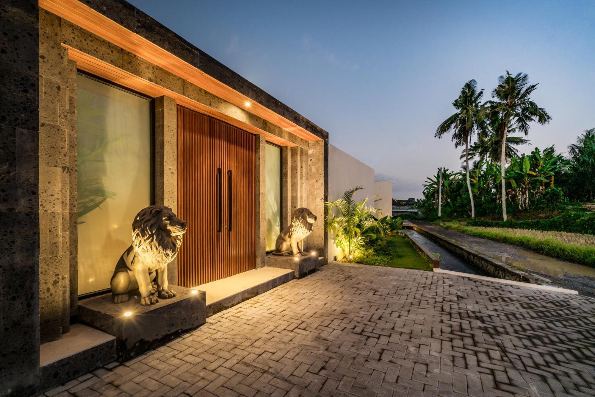 Golden Lion By Balisuperhost Ubud